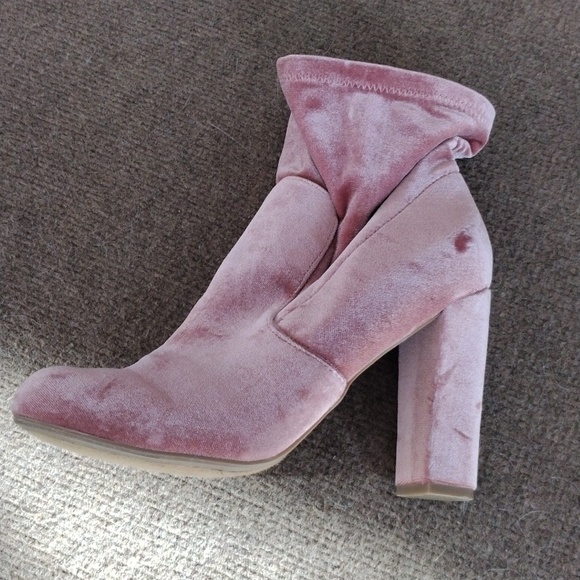 Amazing Baby Pink Suede Bamboo Heels - Picture 6 of 6